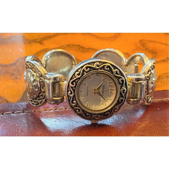 Women's 26mm Hammered Silver Tone Geneva Platinum Watch - Picture 3 of 3